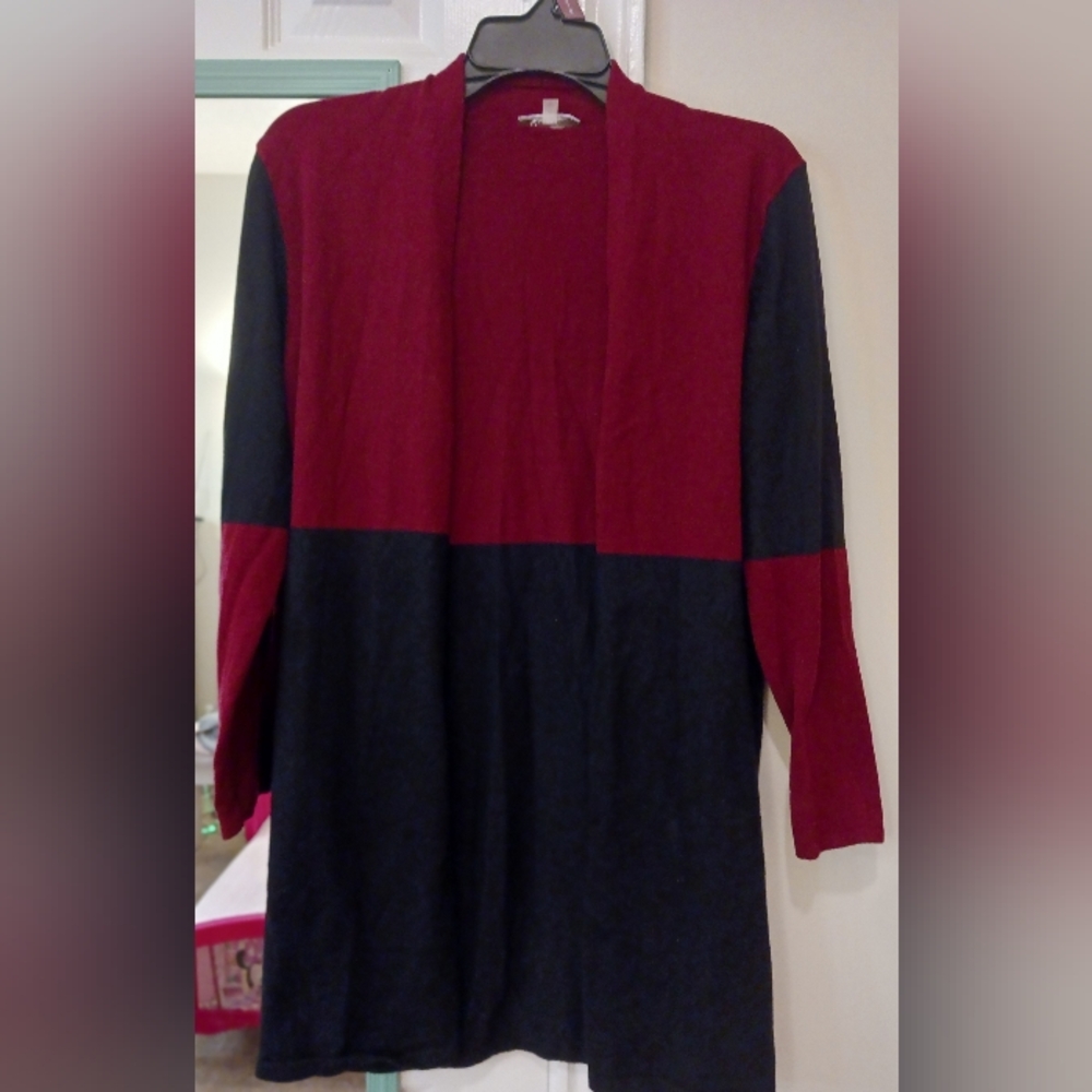 Long sleeve lightweight sweater good for spring and windy weather